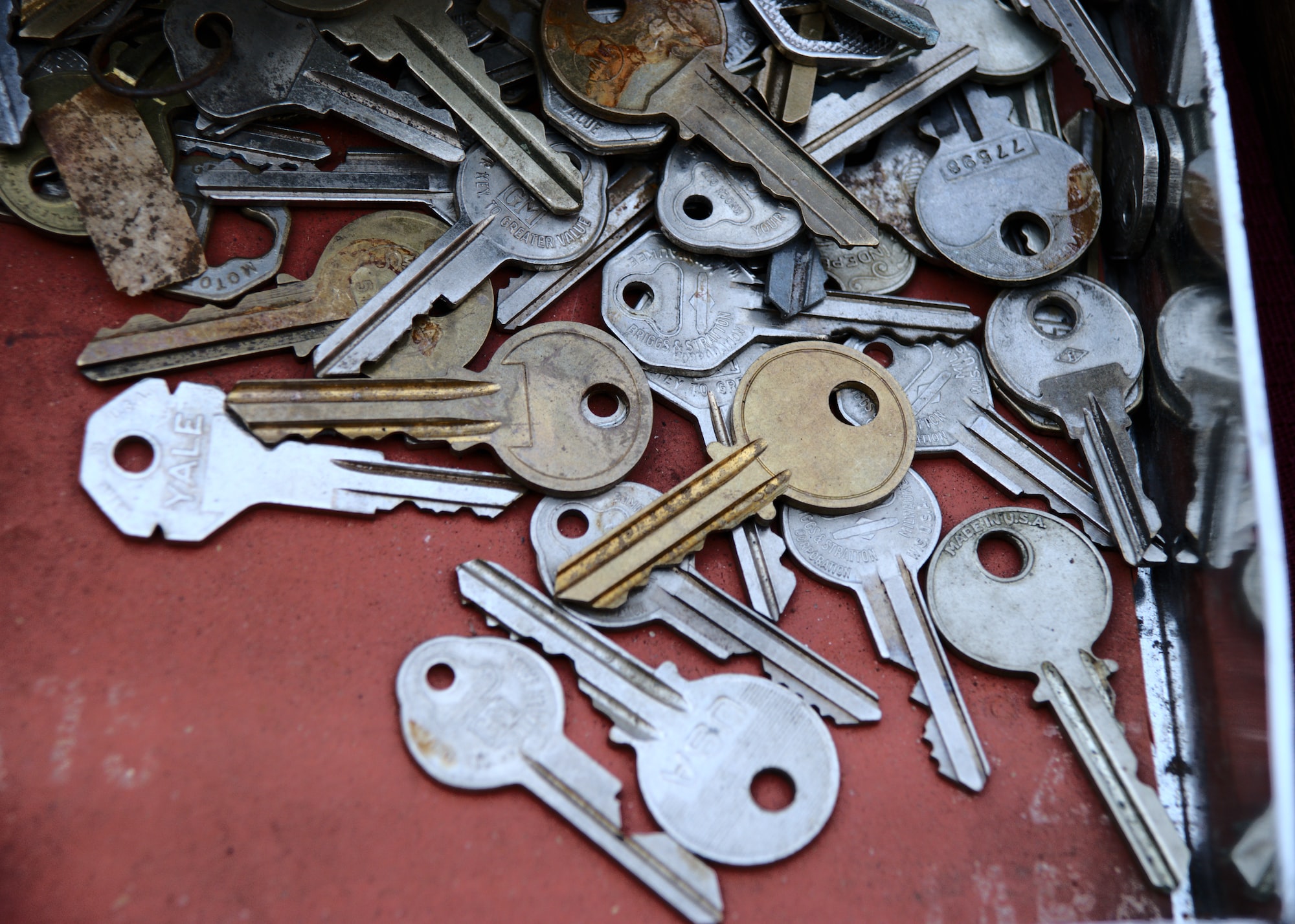 Are you looking for security keys? Read this comparison